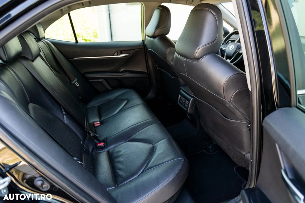 Toyota Camry - 8