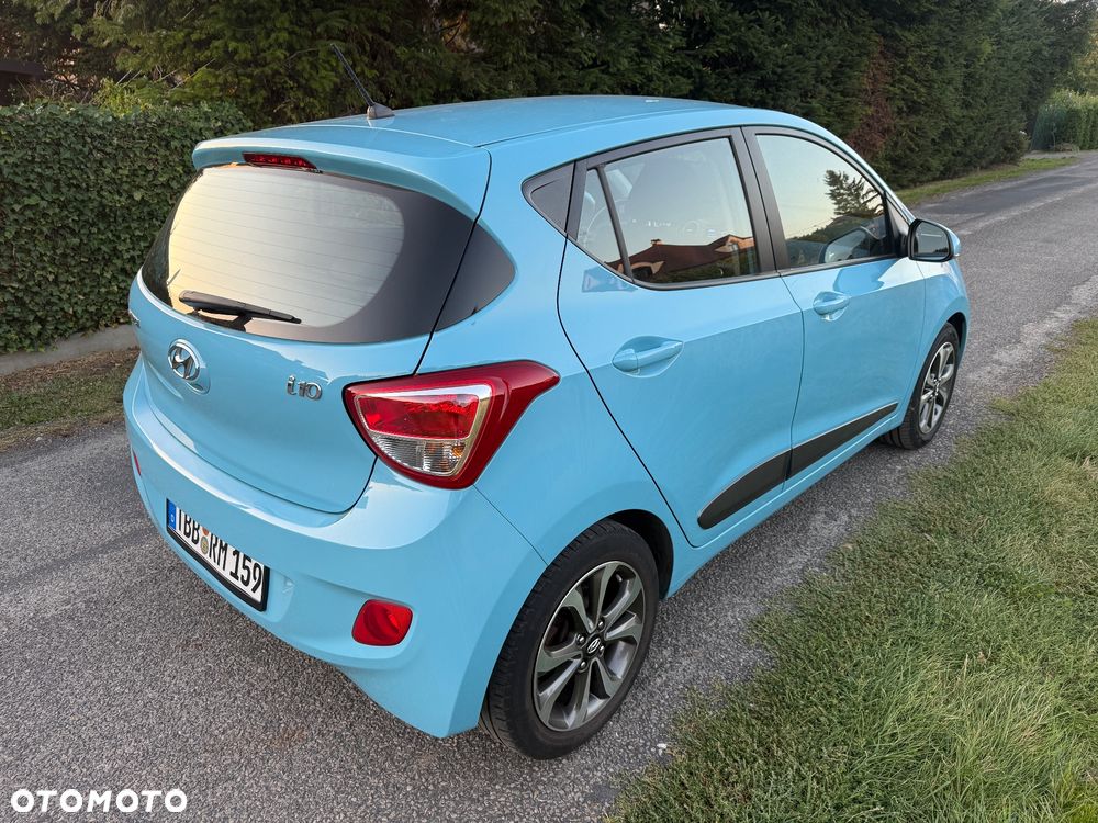 Hyundai i10 1.0 Fifa World Cup Edition - 5