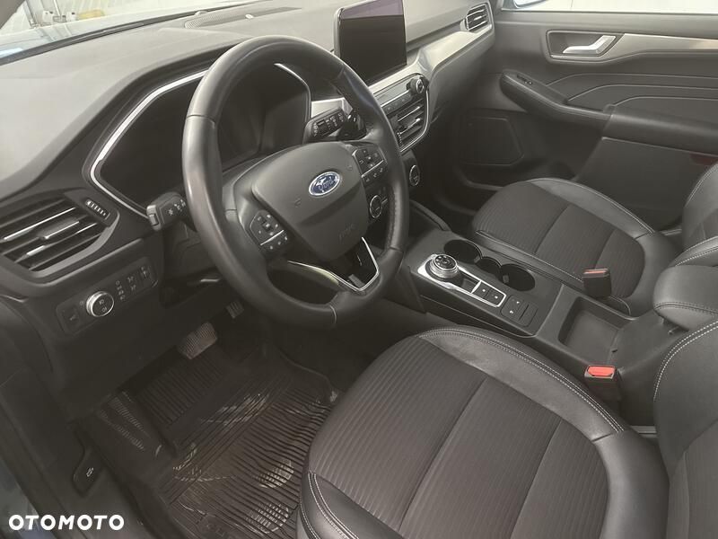 Ford Kuga - 10