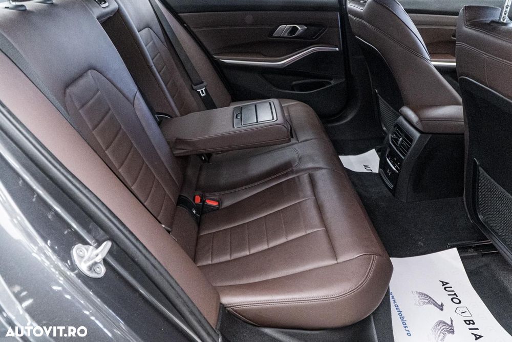 BMW Seria 3 318i Aut. Sport Line - 9