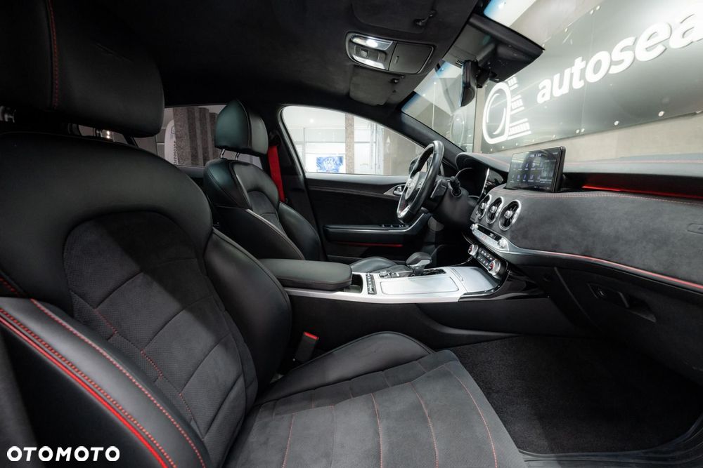 Kia Stinger 3.3 T-GDI V6 GT AWD - 17