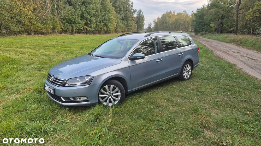 Volkswagen Passat - 1