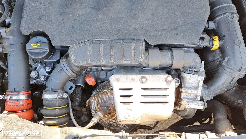 Opel Crossland X 1.2 T Innovation J17 - 10