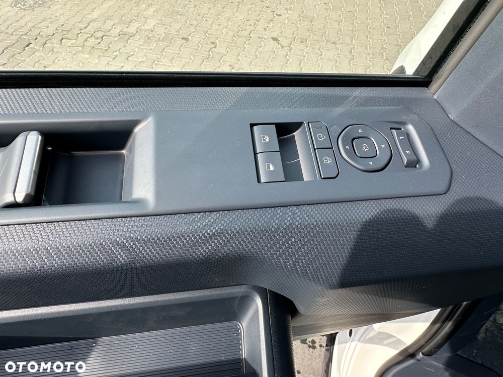 Kia PV5 - 10