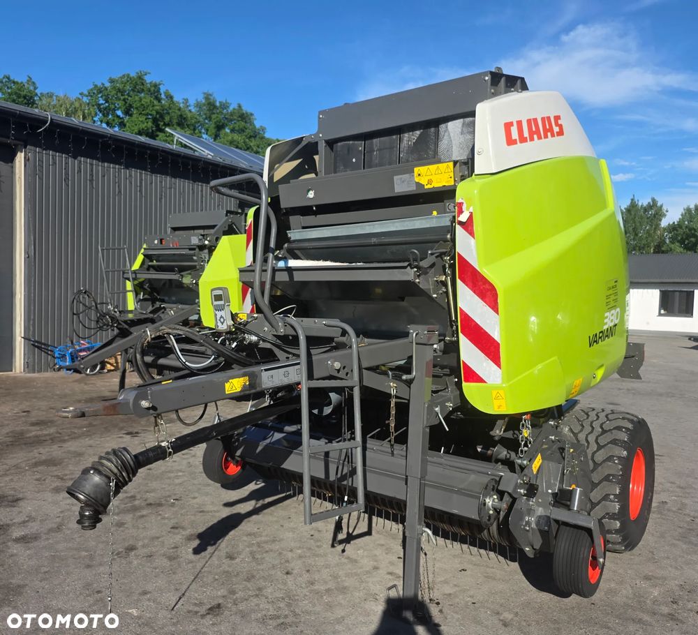 Claas Variant 380 - 1