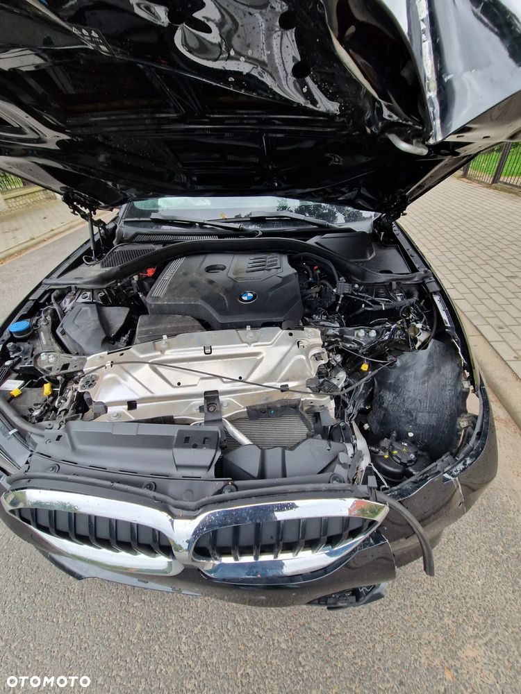 BMW Seria 3 320i Touring - 10