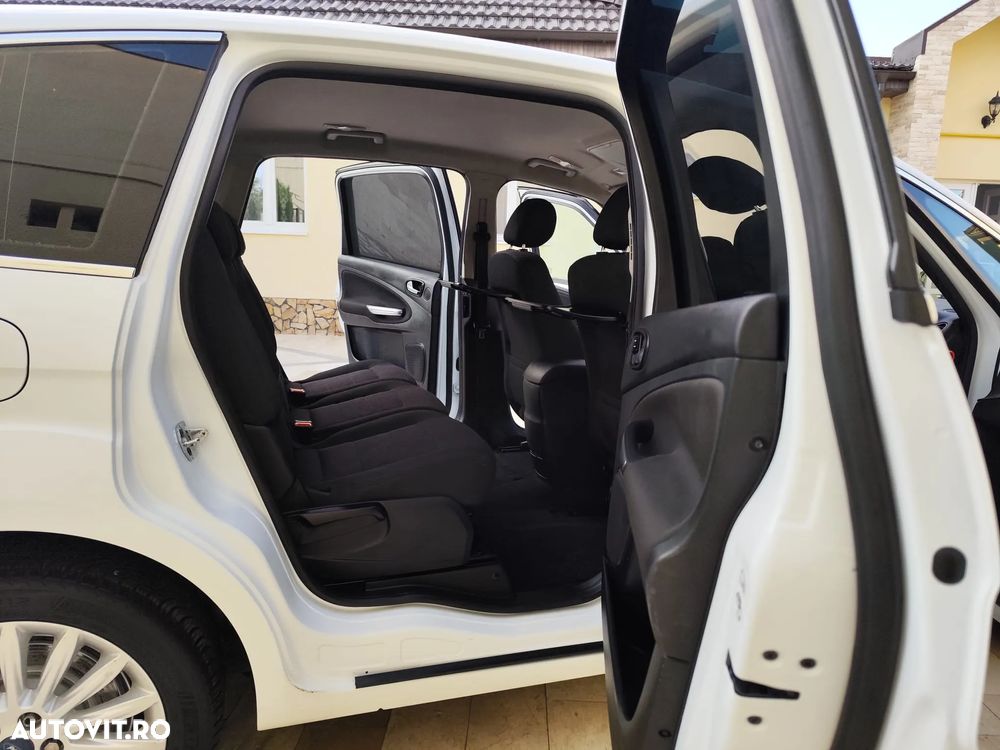 Ford S-Max - 10