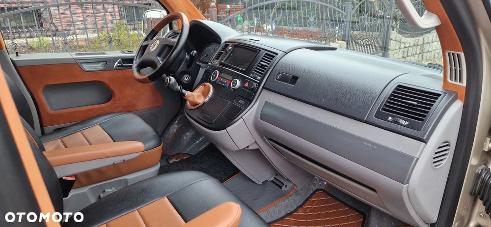Volkswagen Multivan - 7