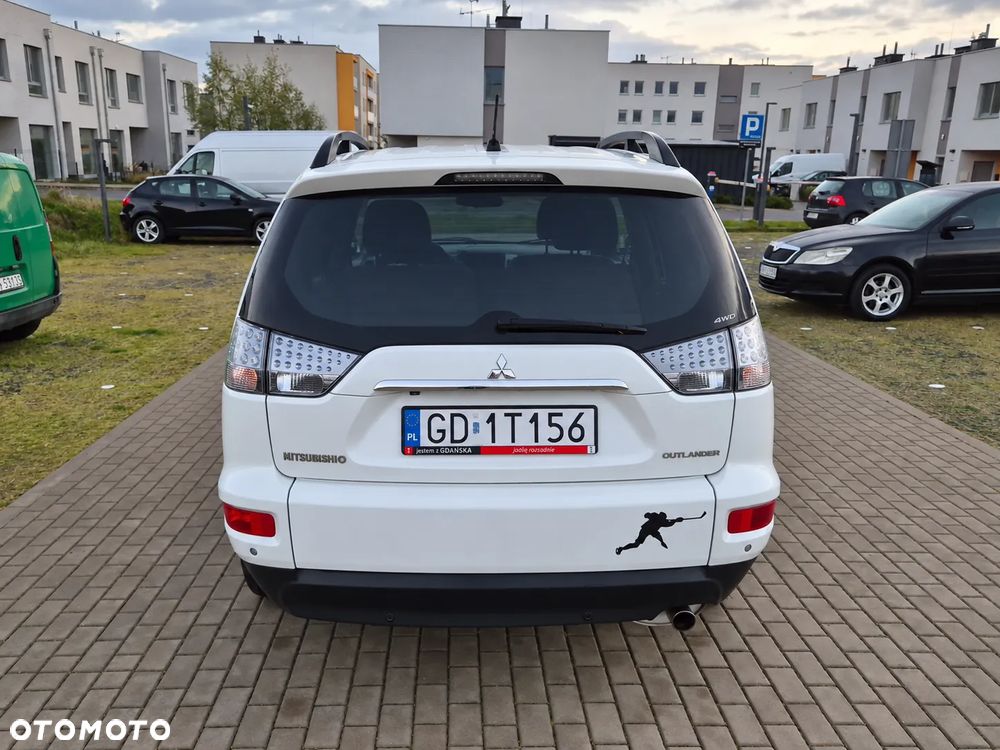 Mitsubishi Outlander 2.4 4WD CVT Intense - 6