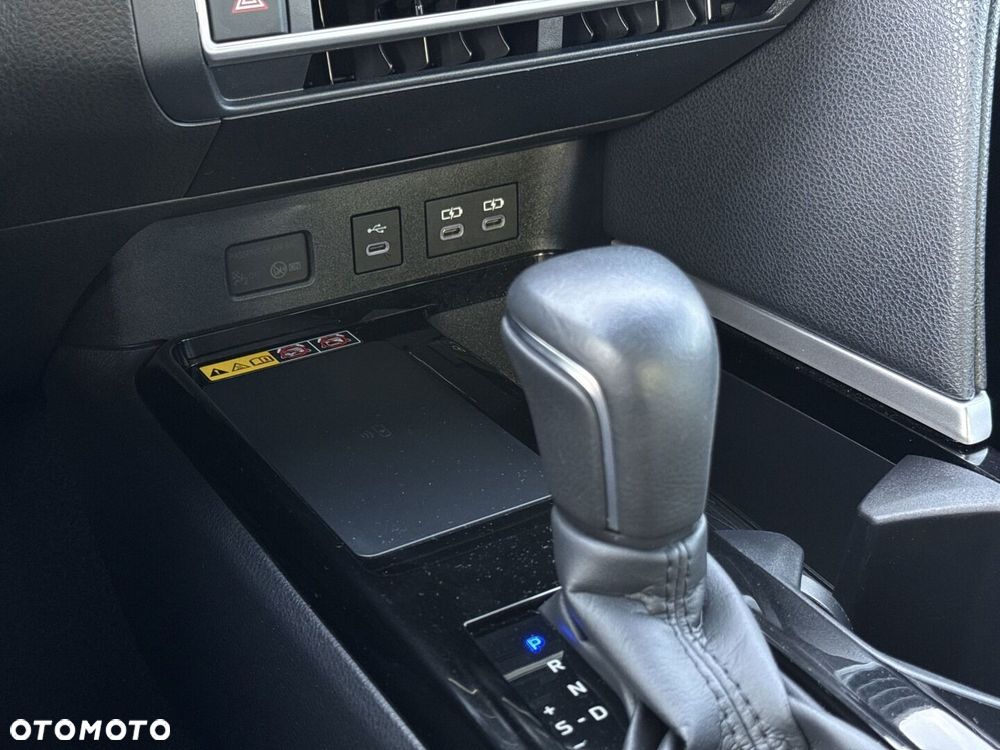 Toyota Camry - 17