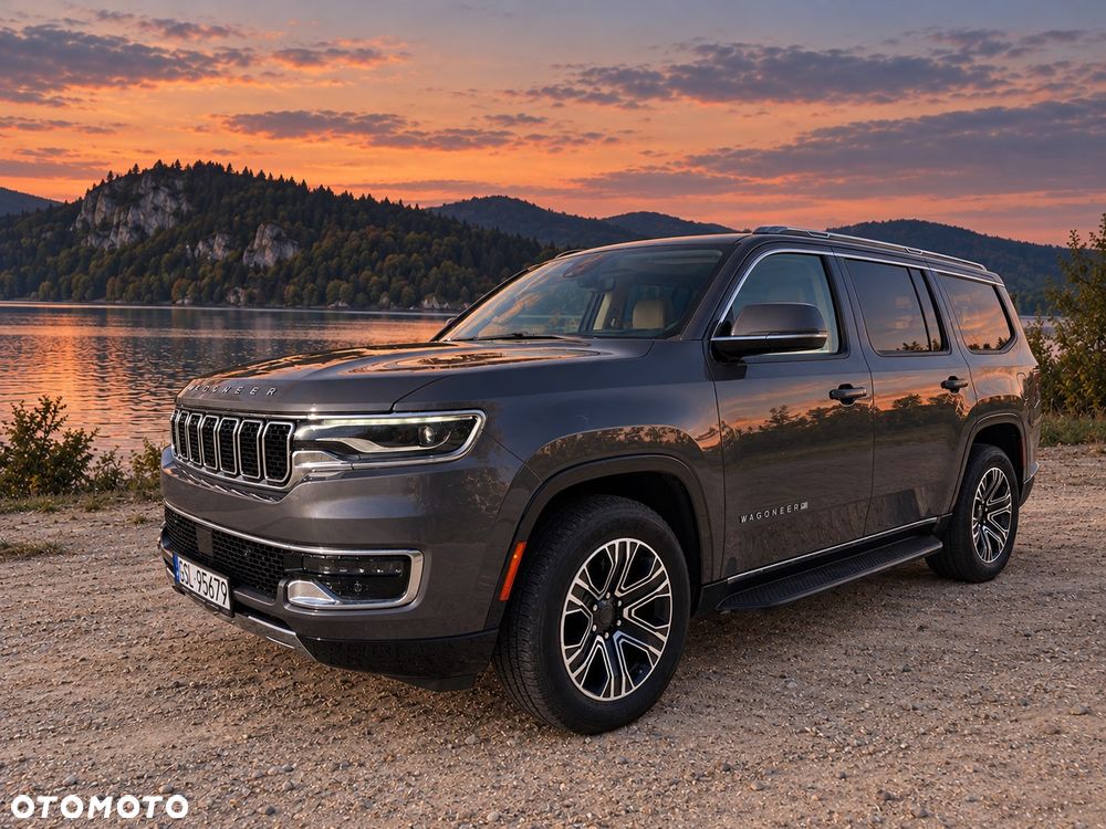 Jeep Wagoneer - 16