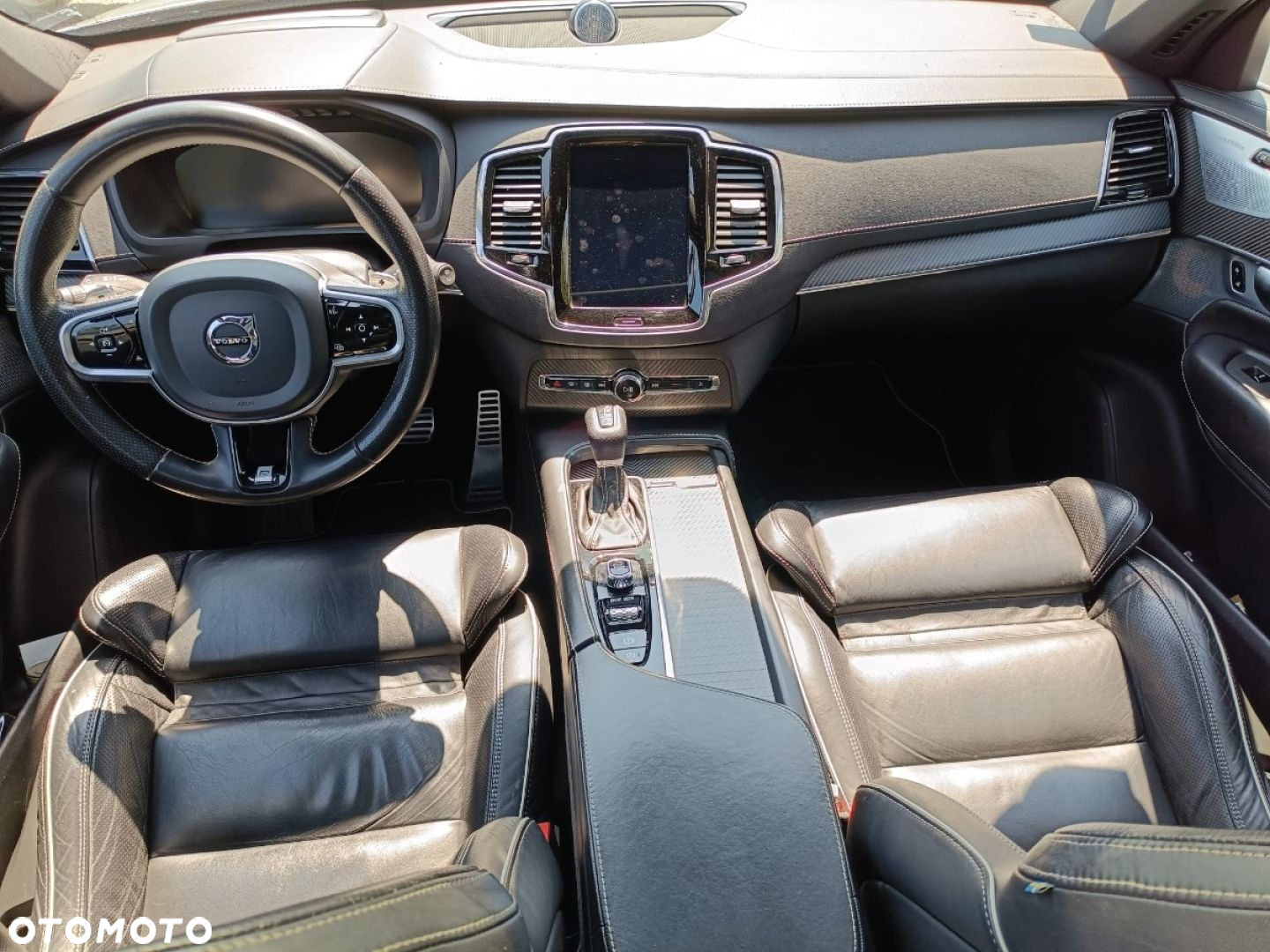 Volvo XC 90 D5 SCR AWD R-Design 7os - 29