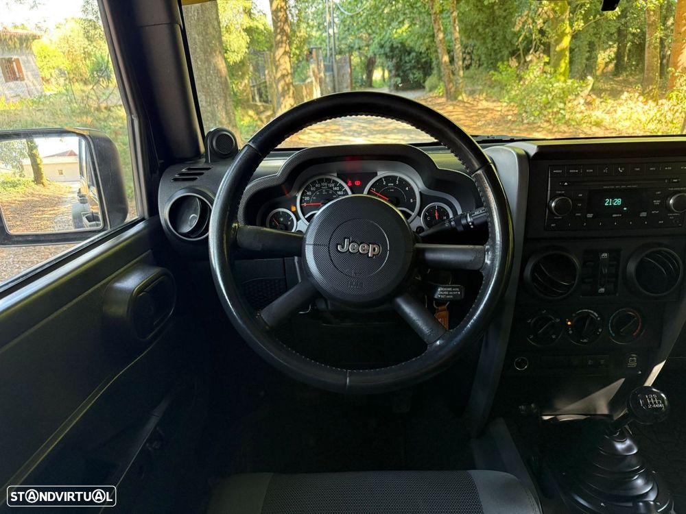 Jeep Wrangler - 12