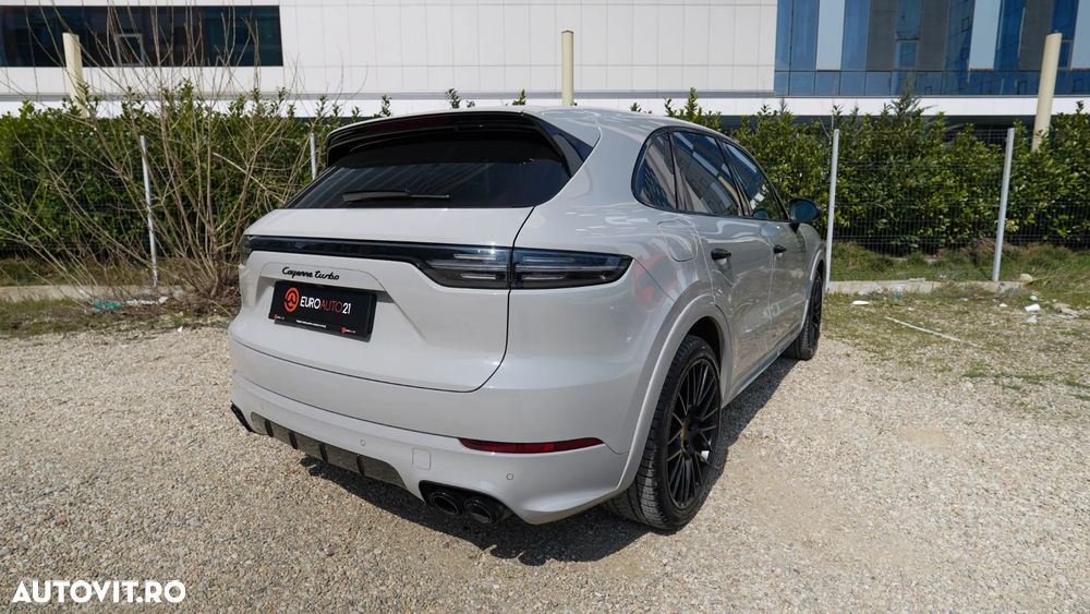 Porsche Cayenne Turbo - 10