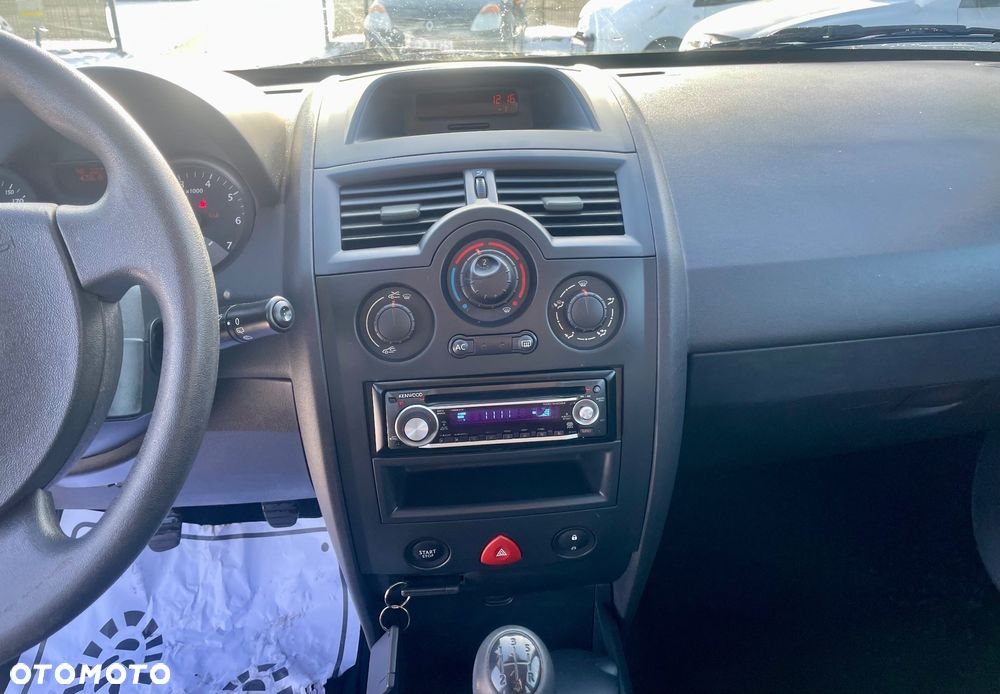 Renault Megane 1.6 RXE 16V - 22