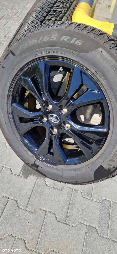Toyota Yaris Cross Felgi aluminiowe 16"  z oponami zimowymi i TPMS - 1