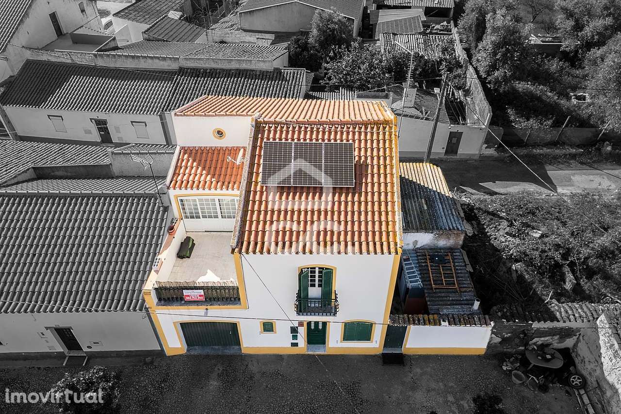 Moradia T4 de Gaveto c/ Garagem, Quintal e Terraço | Montoito, Redondo - Grande imagem: 4/43