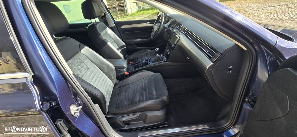 VW Passat Variant 2.0 TDi Highline - 16