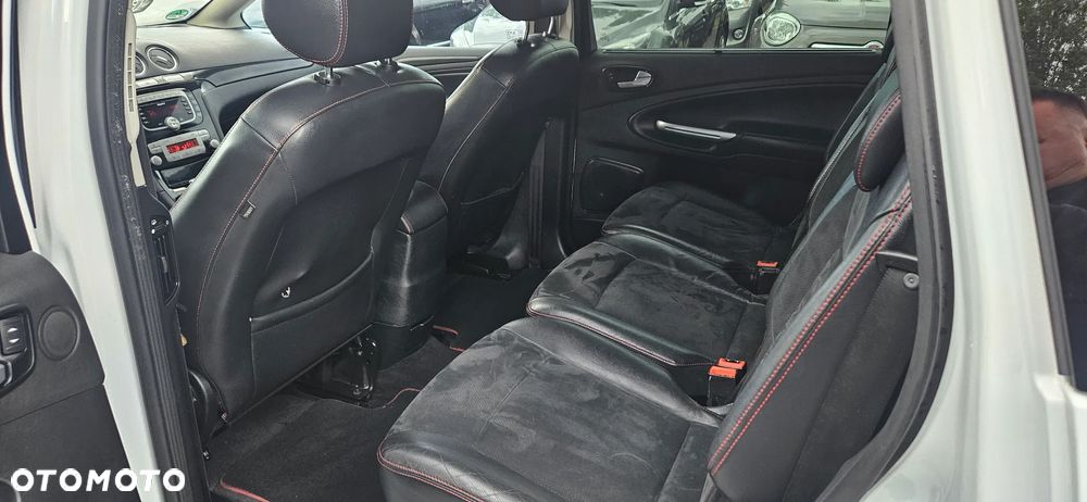 Ford S-Max - 37