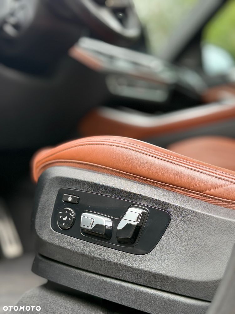 BMW X5 xDrive50e - 19