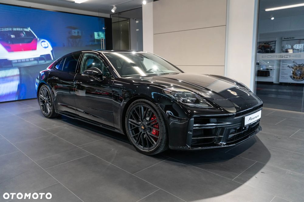 Porsche Panamera - 4