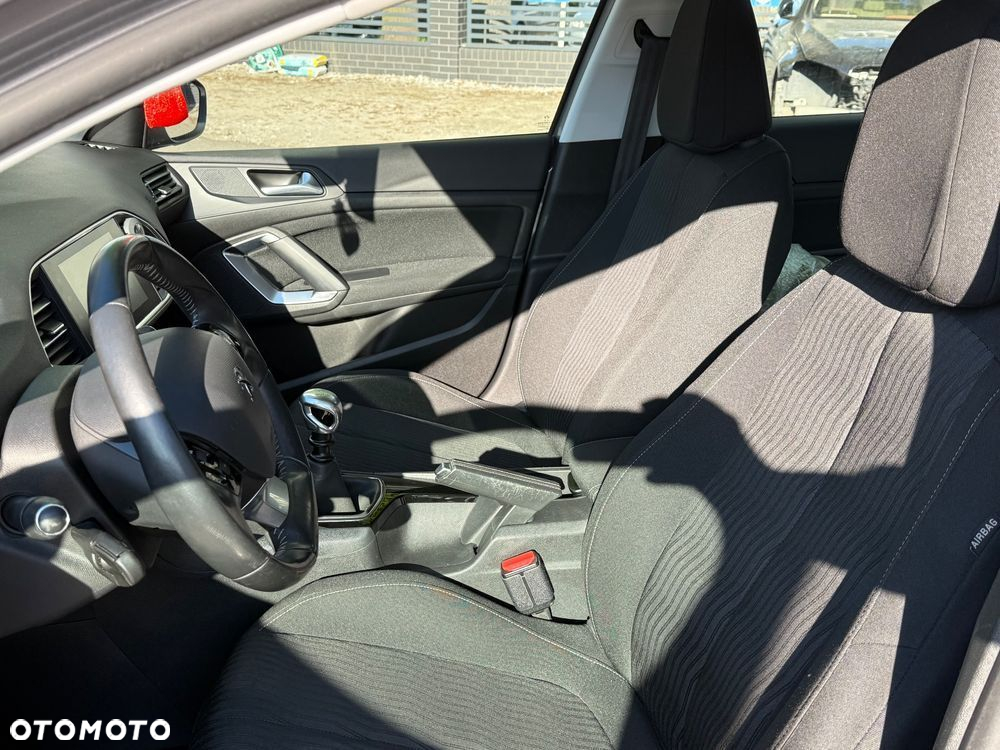 Peugeot 308 1.6 THP Active - 17