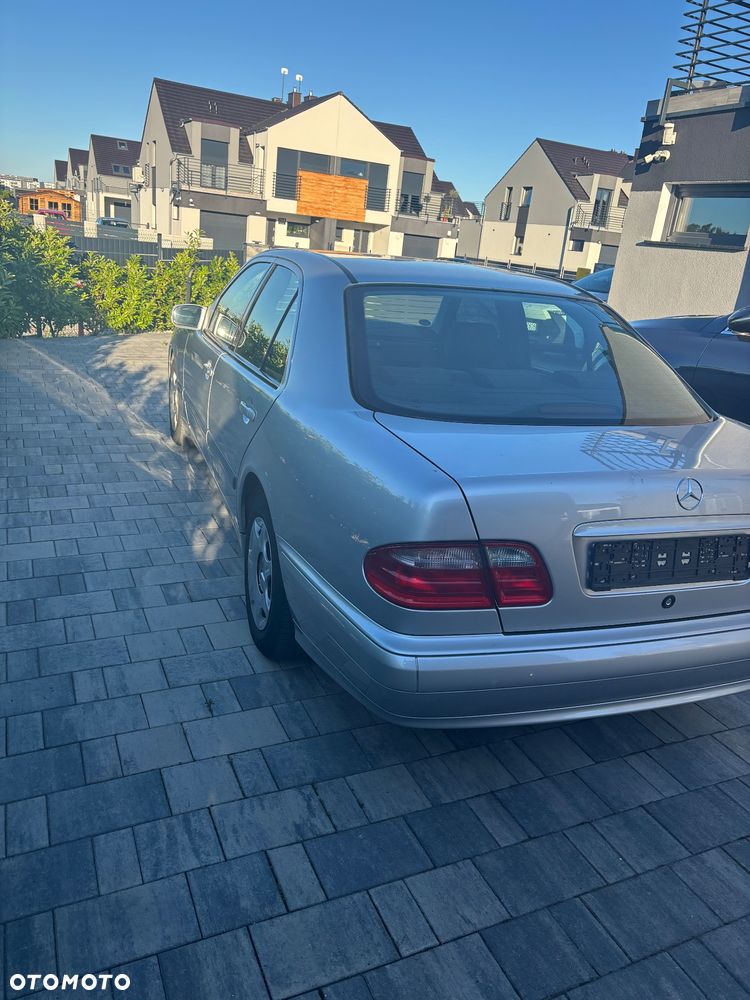 Mercedes-Benz Klasa E - 5