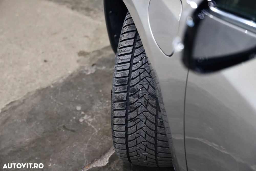 Volvo V60 D6 Plug-In-Hybrid AWD Geartronic Momentum - 34