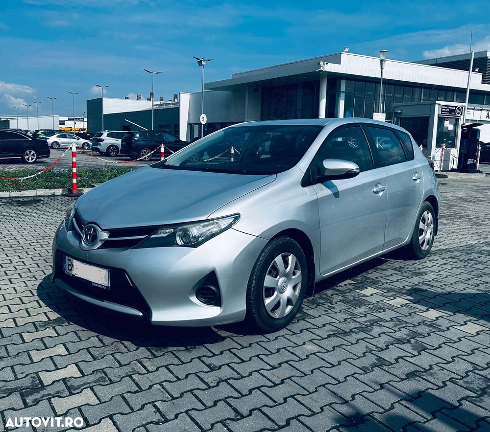Toyota Auris 1.33 Dual VVT-i Terra - 1