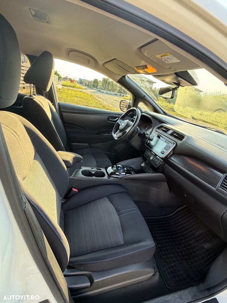 Nissan LEAF 40 kWh N-Connecta - 11