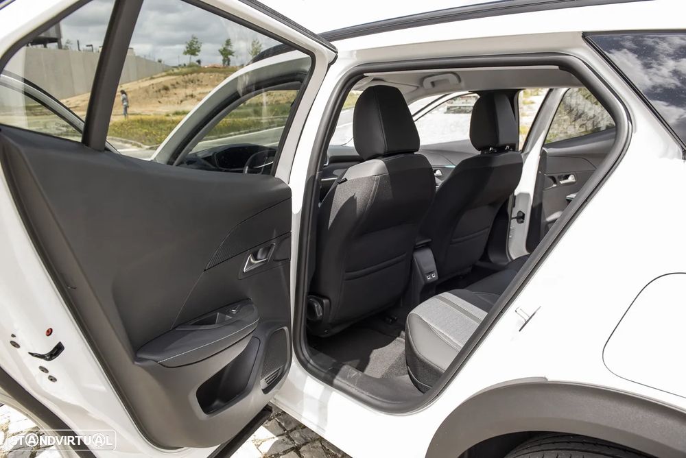 Peugeot 2008 1.2 PureTech Allure Pack EAT8 - 21