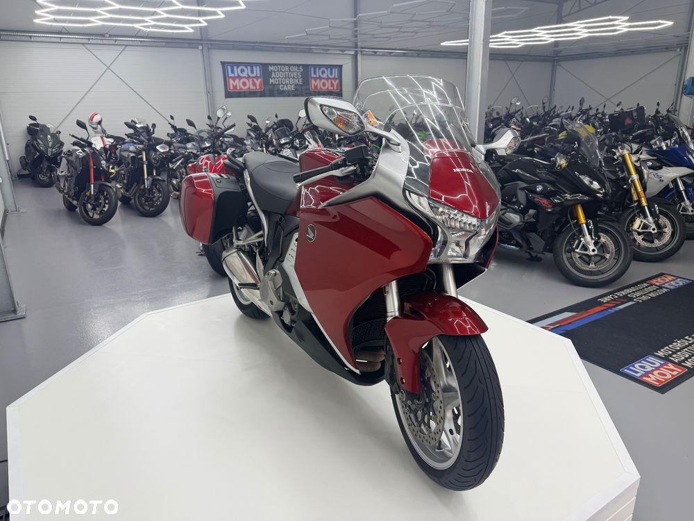Honda VFR - 36