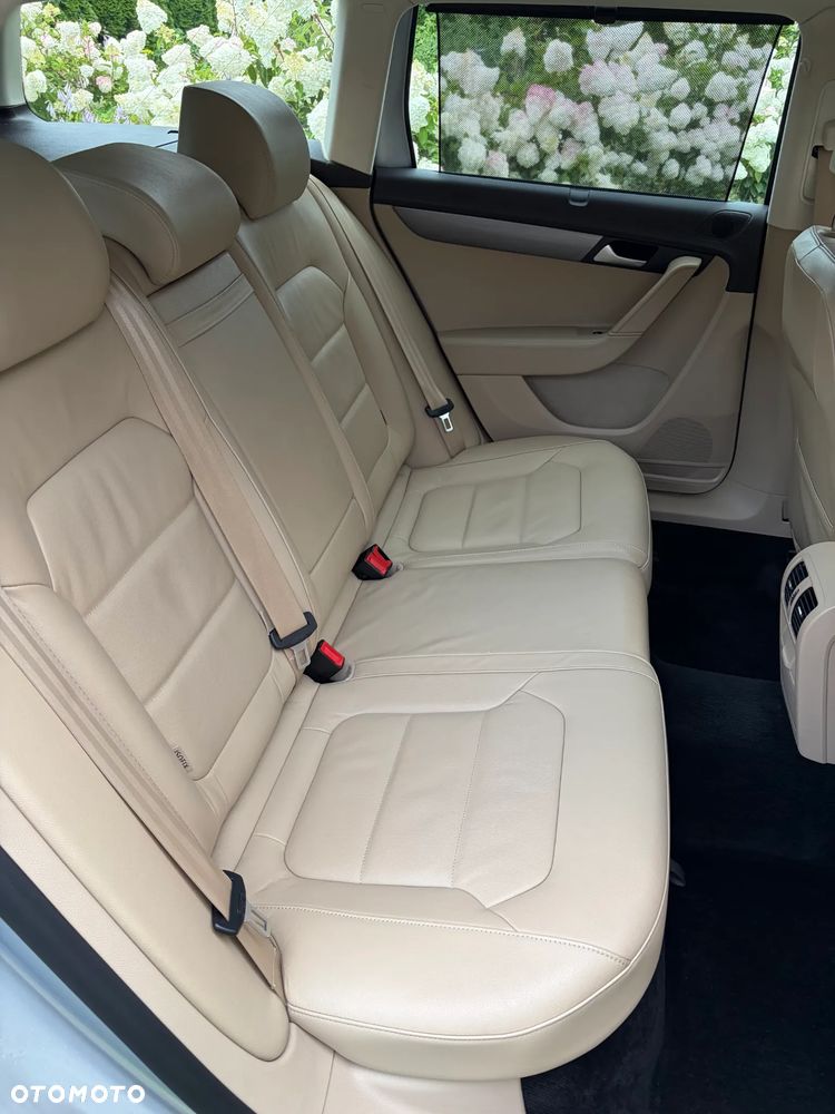 Volkswagen Passat 2.0 TDI Comfortline Optimum - 12