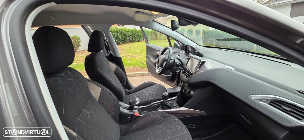 Peugeot 2008 1.4 HDi Active - 11