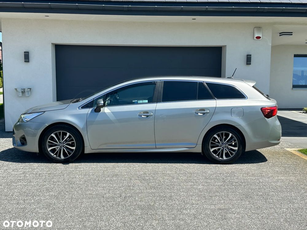 Toyota Avensis 1.8 Prestige MS - 11