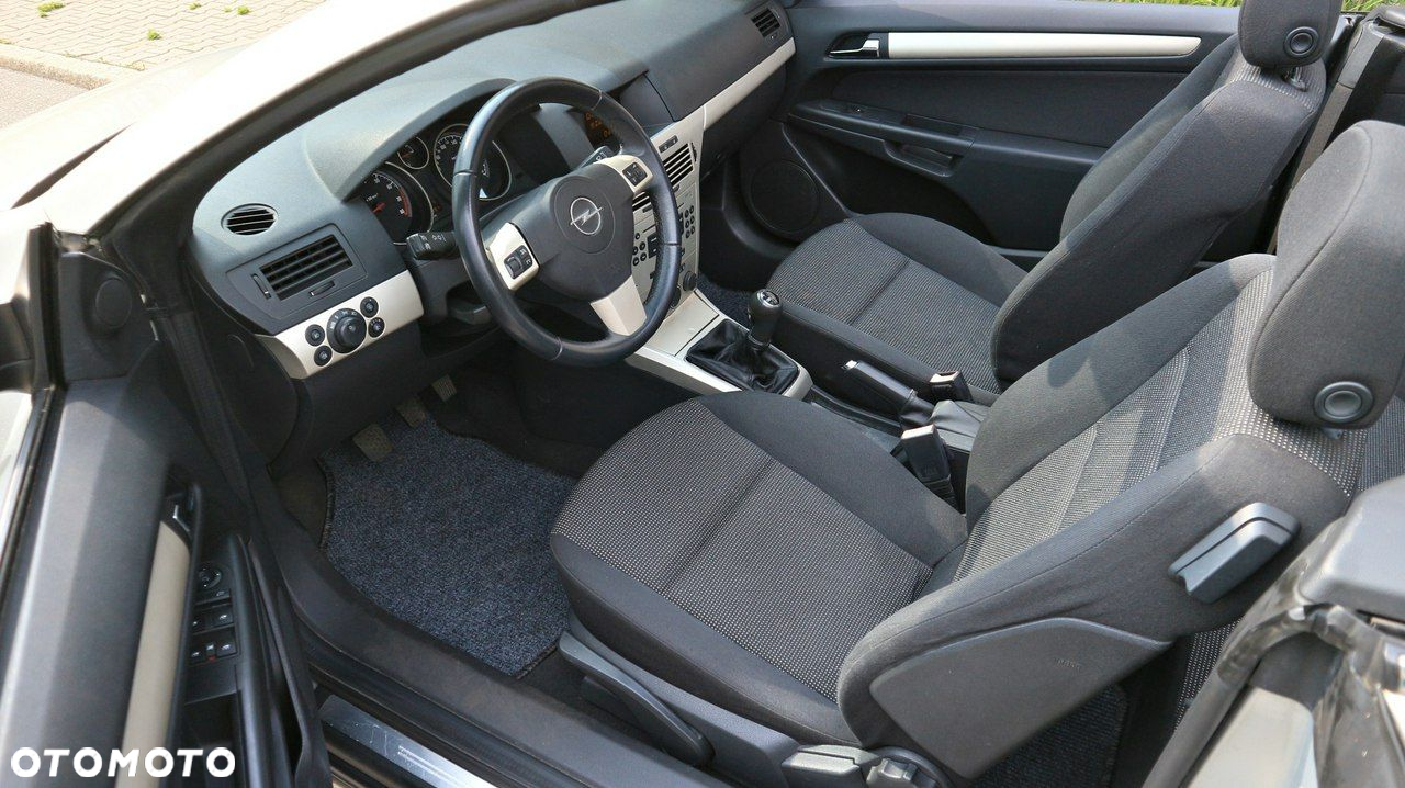 Opel Astra GTC 1.6 Edition - 10
