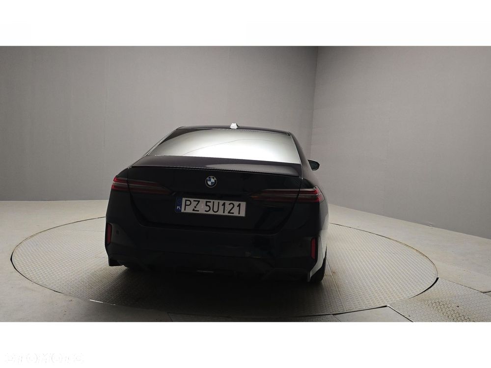 BMW Seria 5 520d xDrive mHEV M Sport - 5