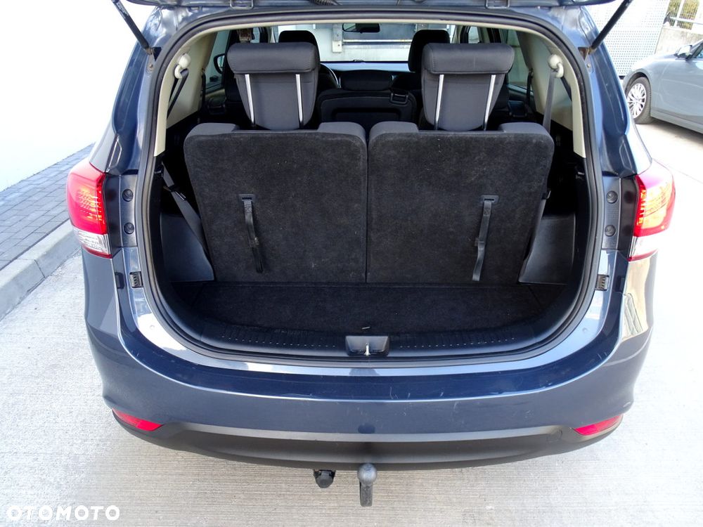 Kia Carens 1.7 CRDi M 7os EU6 - 17