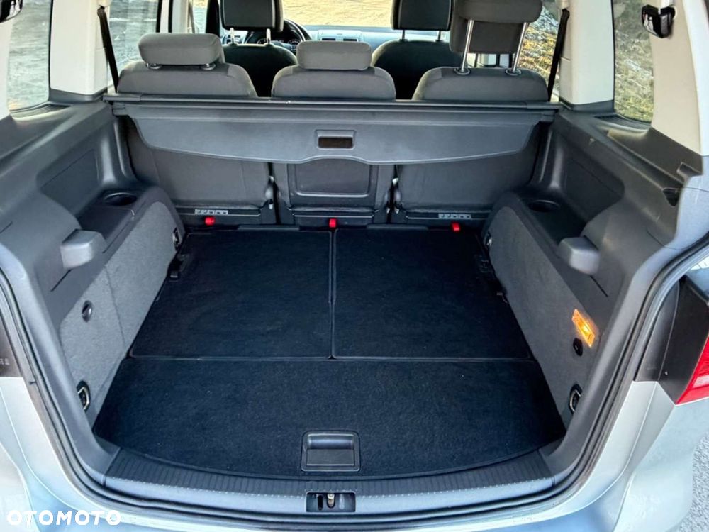 Volkswagen Touran 1.6 TDI DPF BlueMotion Technology DSG Highline - 29