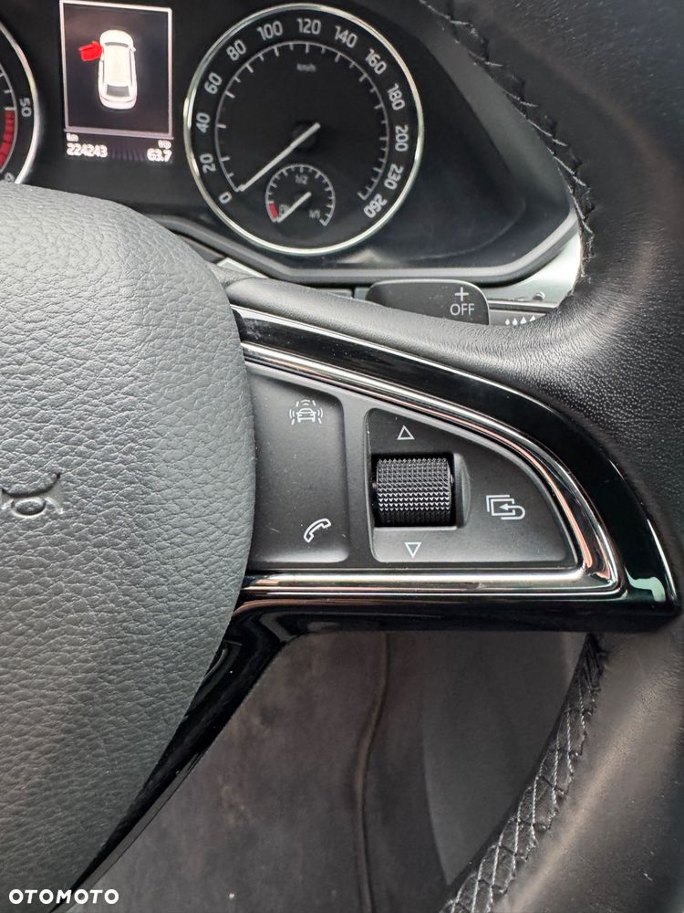 Skoda Superb 2.0 TDI DSG Premium Edition - 18