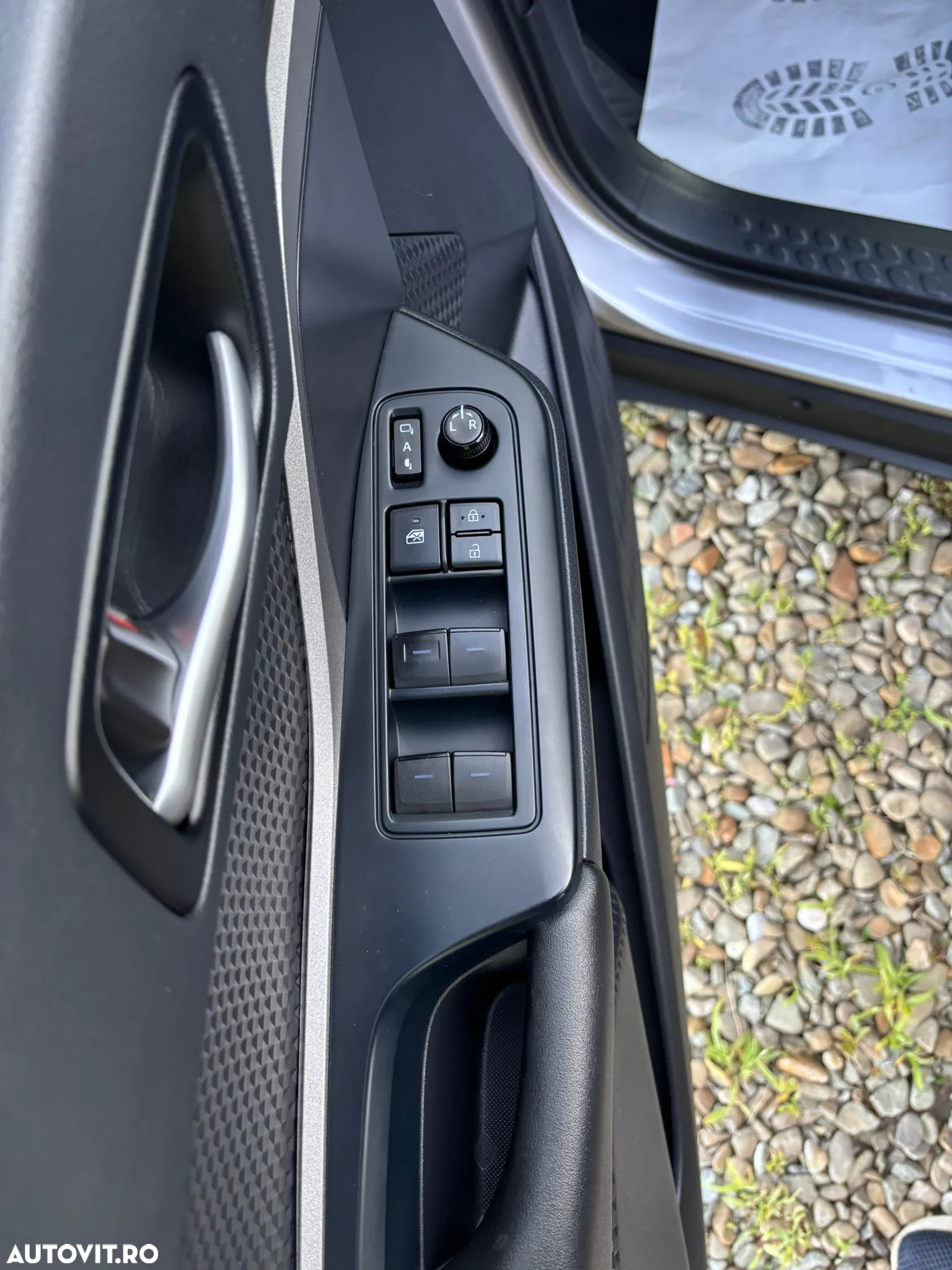Toyota C-HR 1.8 HSD 122 CP 4x2 CVT Style - 32