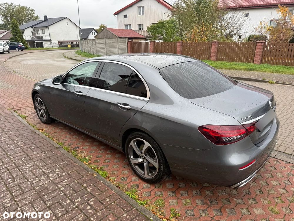 Mercedes-Benz Klasa E 200 4-Matic 9G-TRONIC - 14