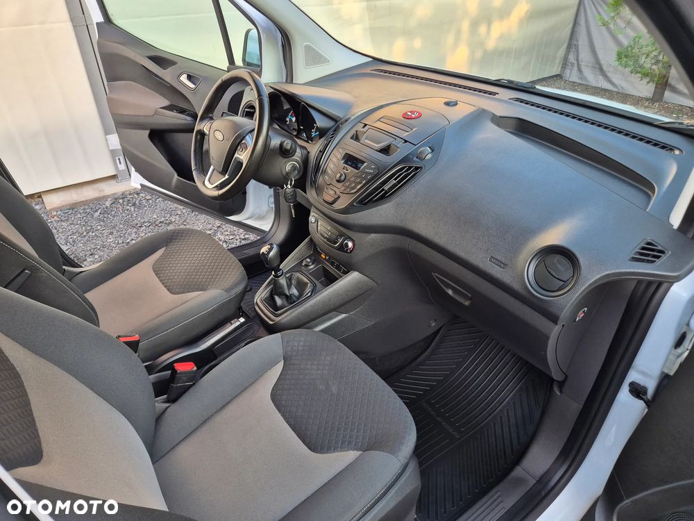 Ford Tourneo Courier 1.5 TDCi Trend - 16