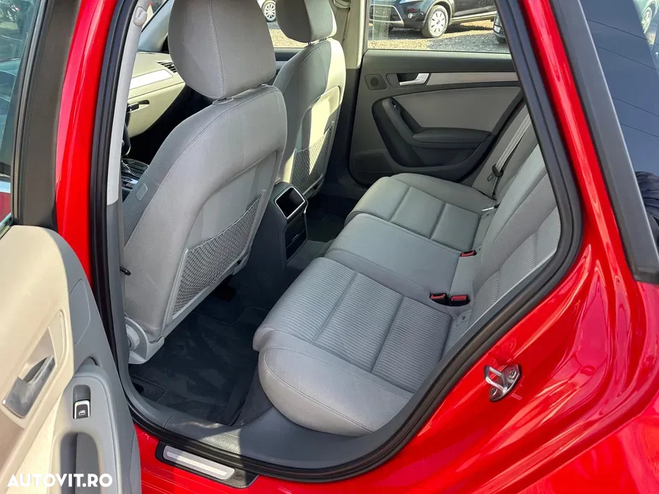 Audi A4 Avant 2.0 TDI ultra S tronic - 7