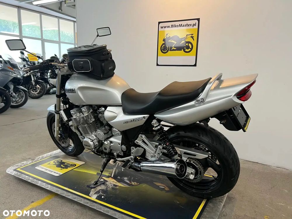 Yamaha XJR - 6