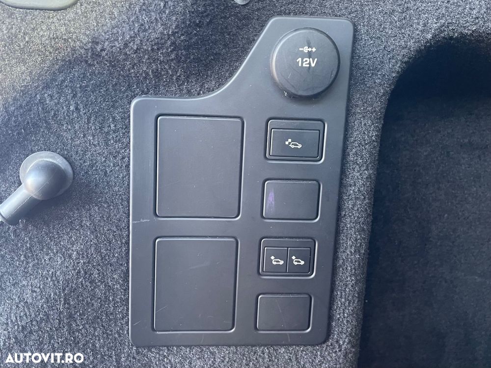 Land Rover Discovery 2.0 L TD4 HSE - 19
