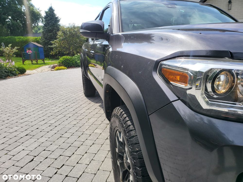 Toyota Tacoma - 6