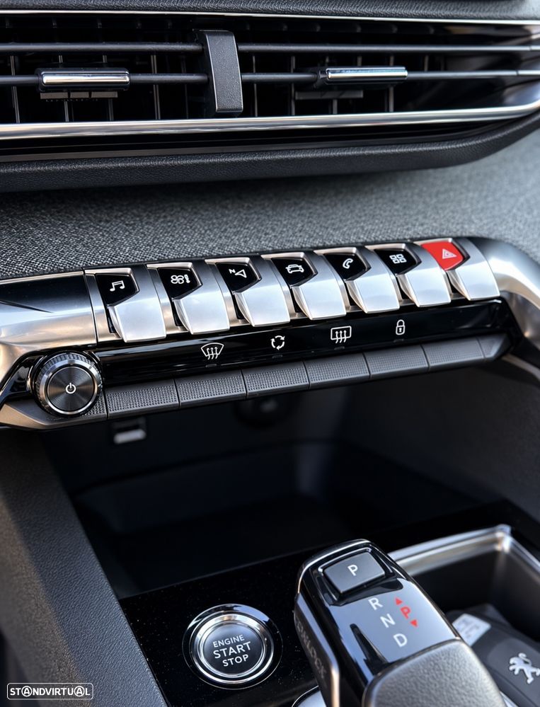 Peugeot 3008 PureTech 130 Stop & Start GPF EAT8 Allure - 17