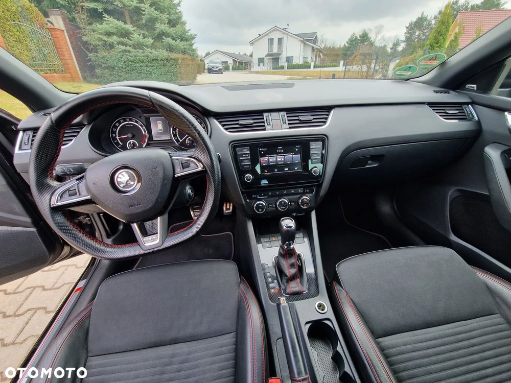 Skoda Octavia 2.0 TDI DSG RS - 8