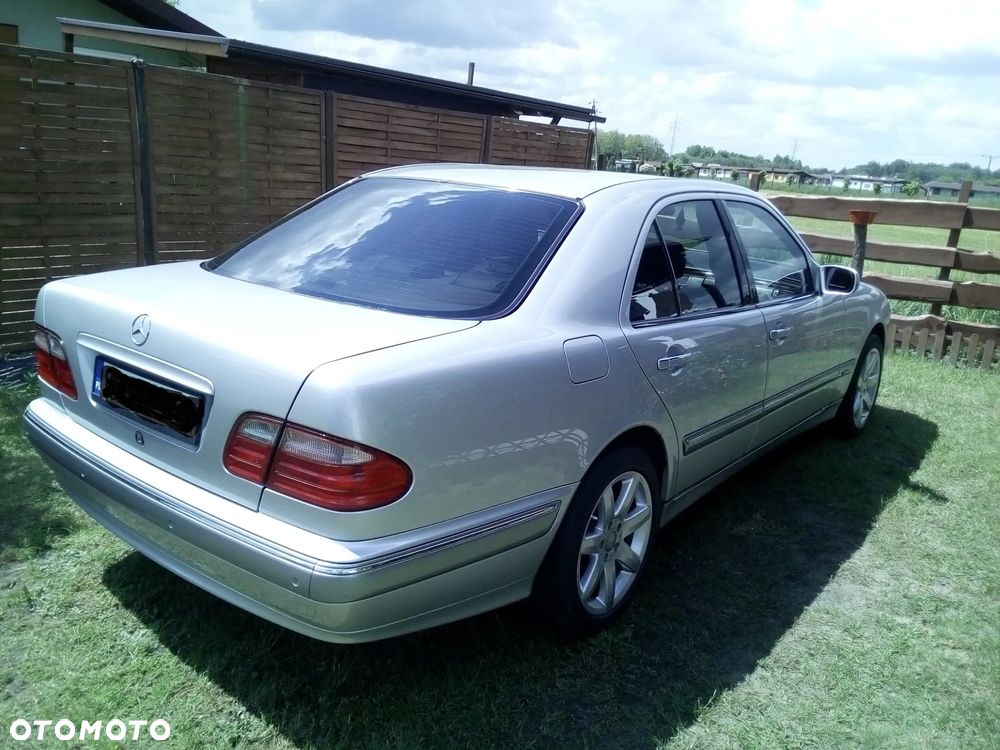 Mercedes-Benz Klasa E - 4